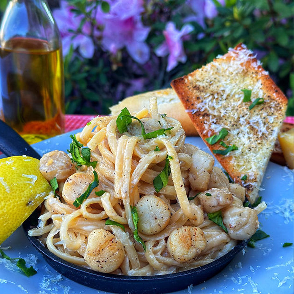Tampa Bay Scallops Linguine: A Creamy, Coastal Favorite